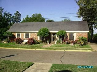 211 N Pearman Ave, Cleveland, MS 38732
