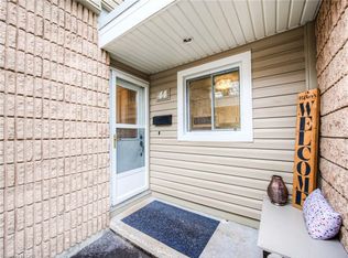 65 Glamis Rd #44, Cambridge, ON N1R6W4