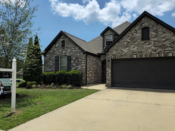 1045 Pine Valley Dr, Calera, AL 35040