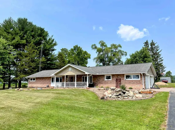 60874 Utopia Ln, Prairie Du Chien, WI 53821