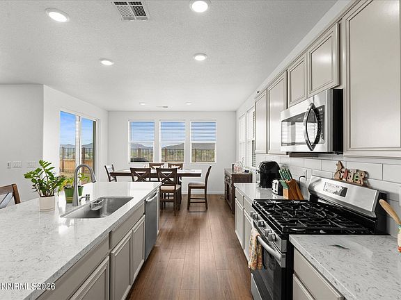 4th image of 1435 Jett Way