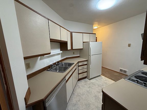 5th image of 3118 Greenmont Ln NW
