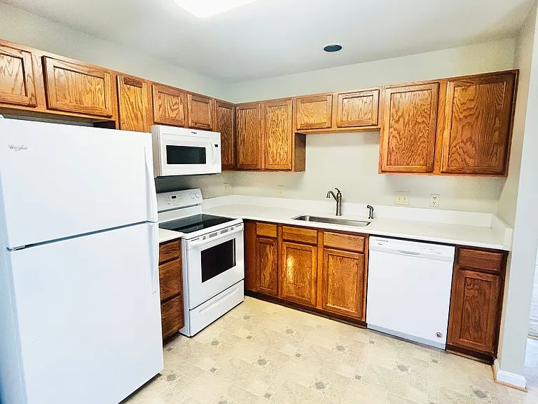 11318 Wytheville Ln — Photo 12