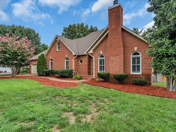 1523 Kensington Dr, Murfreesboro, TN 37130