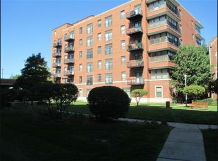 1000 E 53rd St, Chicago, IL 60615