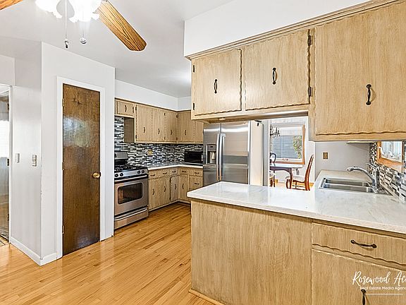 5th image of 519 Sean Dr