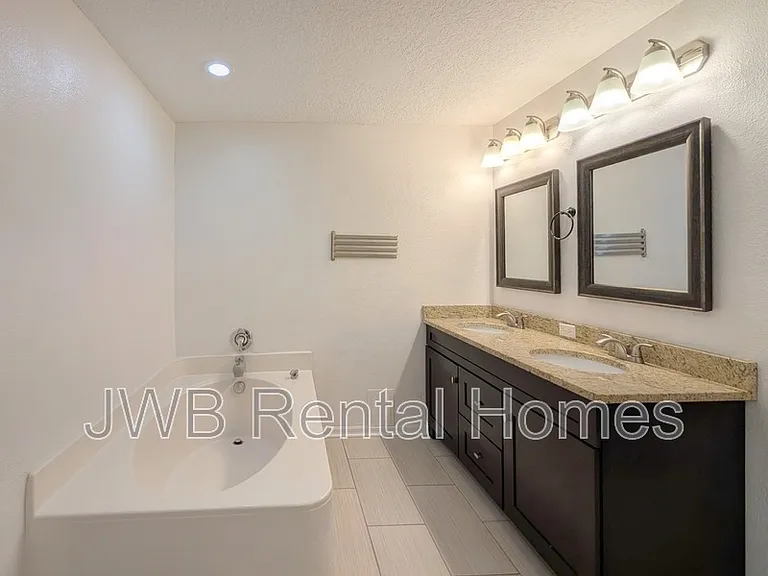 5430 Shady Pine St S — Photo 10