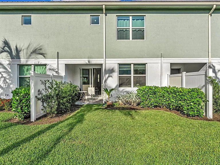 556 Sanderling Cir #0 — Photo 25