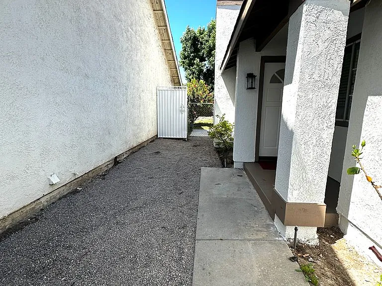 52 Bridgeport — Photo 25