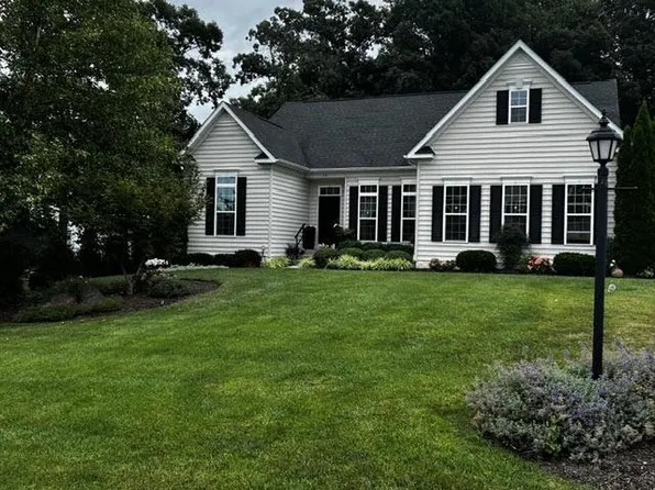 28 Kaitlyn Dr, Hanover, PA 17331