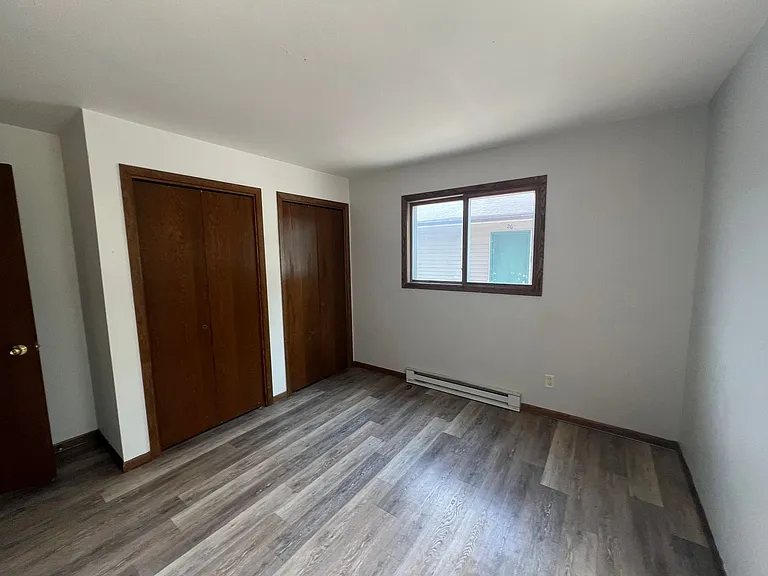 915 Genrich St — Photo 9