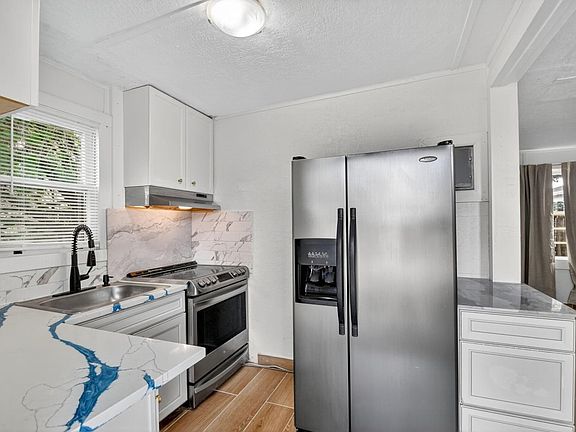 2nd image of 638 53rd St Unit 1