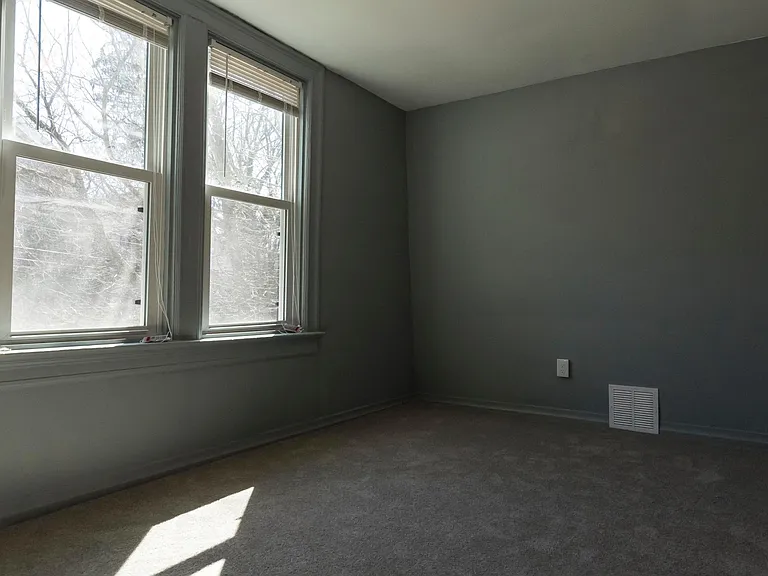 1516 Kenberma Ave — Photo 6