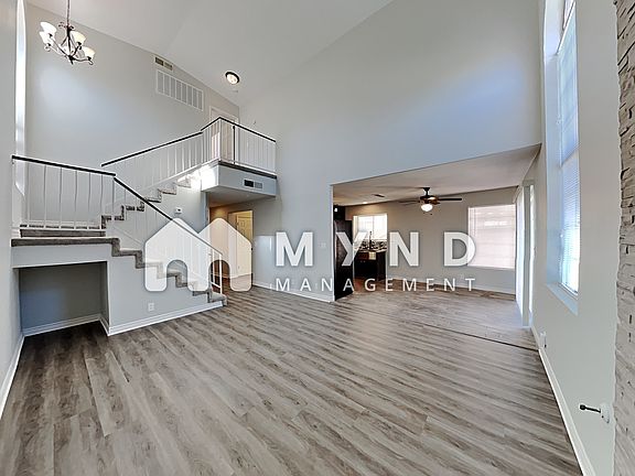 5th image of 1458 Pleasant Brook St