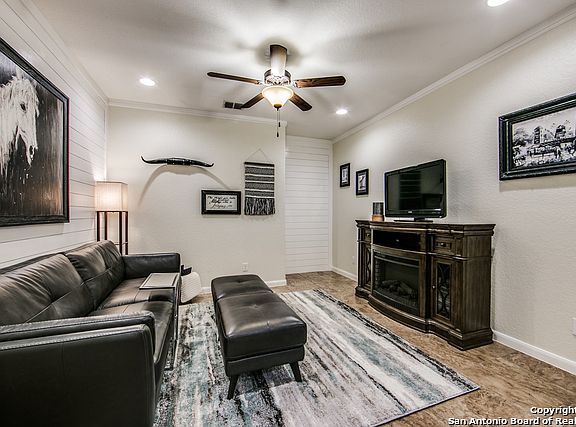 5th image of 1242 Hidden Cave Dr