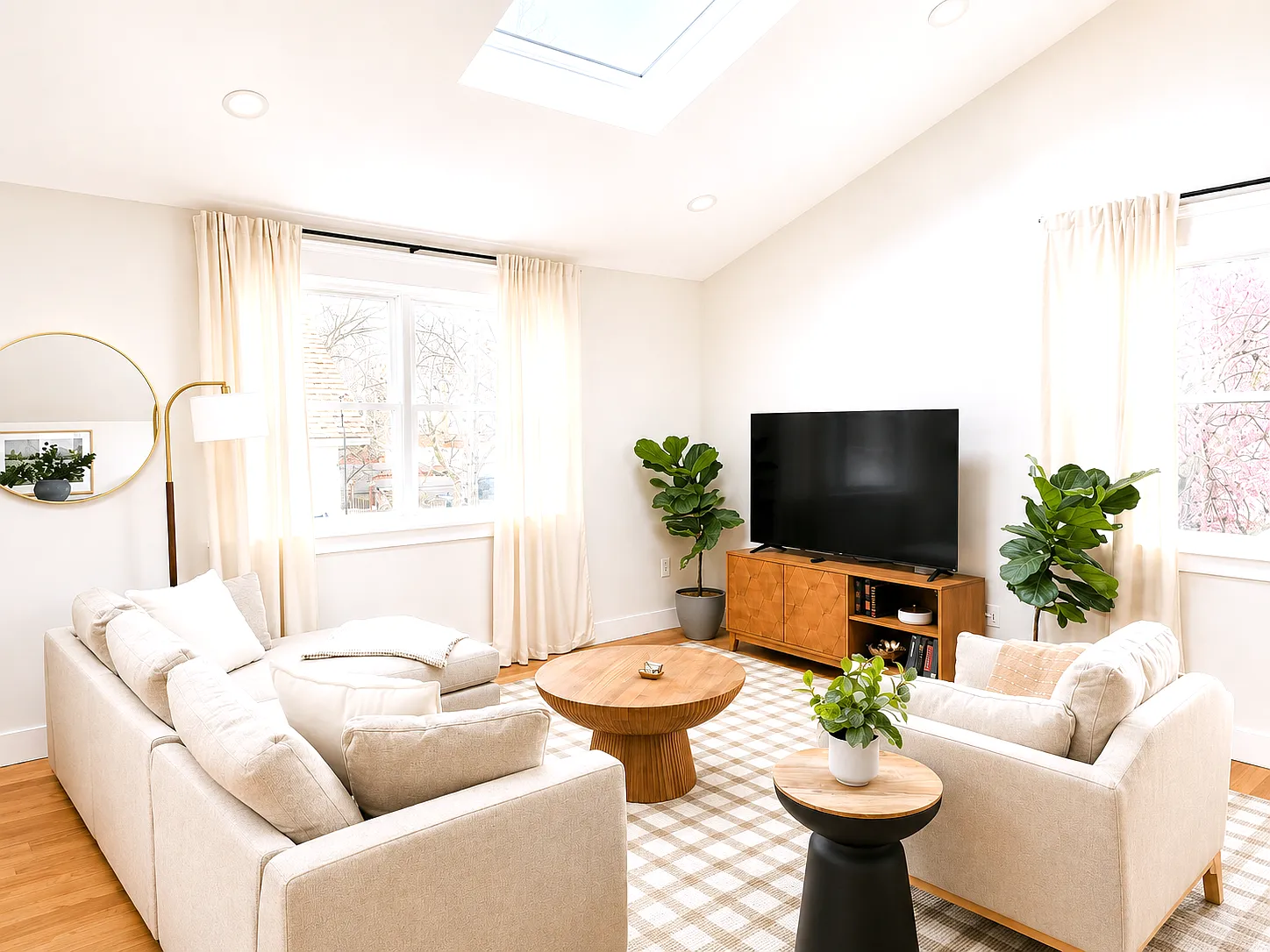 2 bed, 1000 sqft, $3,995 — Photo 2