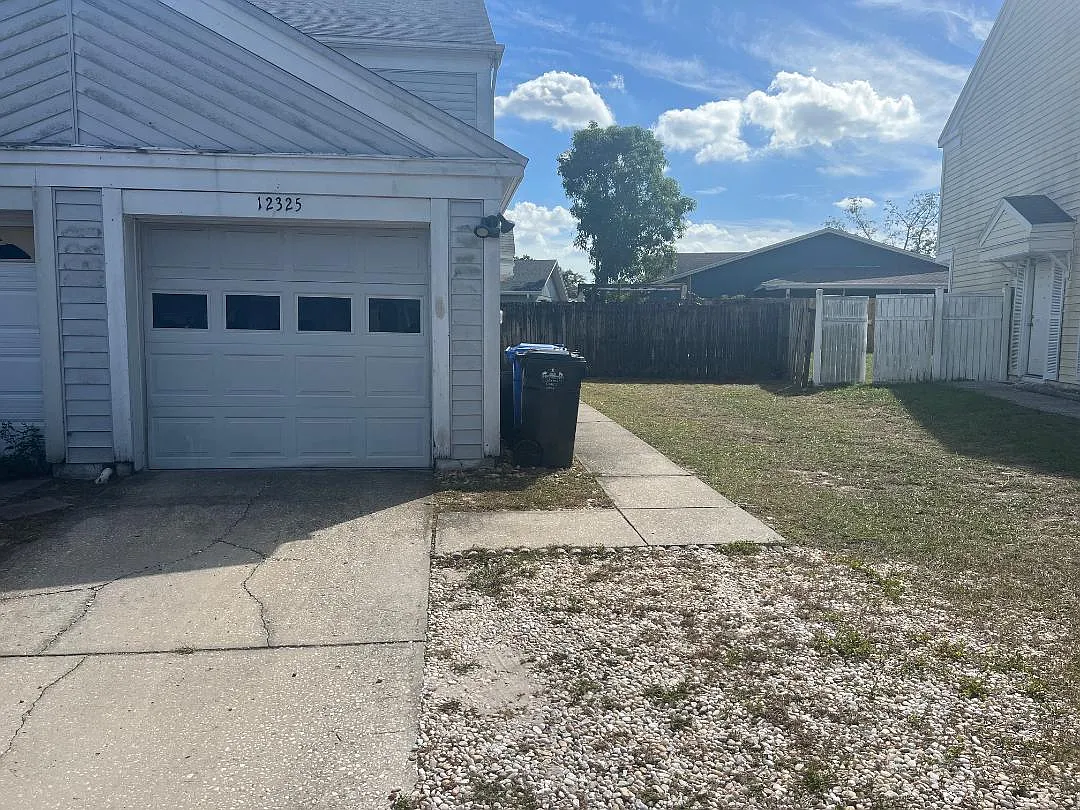 2 bed, 2.5 bath, 960 sqft, $1,795 — Photo 3
