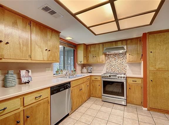 5th image of 8510 Loralinda Dr