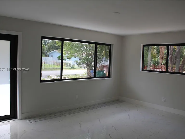 18815 NW 42nd Pl #0 — Photo 9