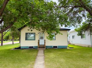 690 Ohio Ave NW, Huron, SD 57350