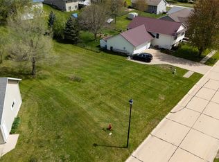 18 Red Maple Ct, Central City, IA 52214