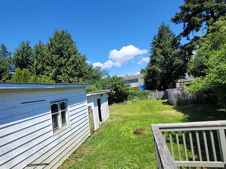 15439 Oxenham Ave — Photo 16