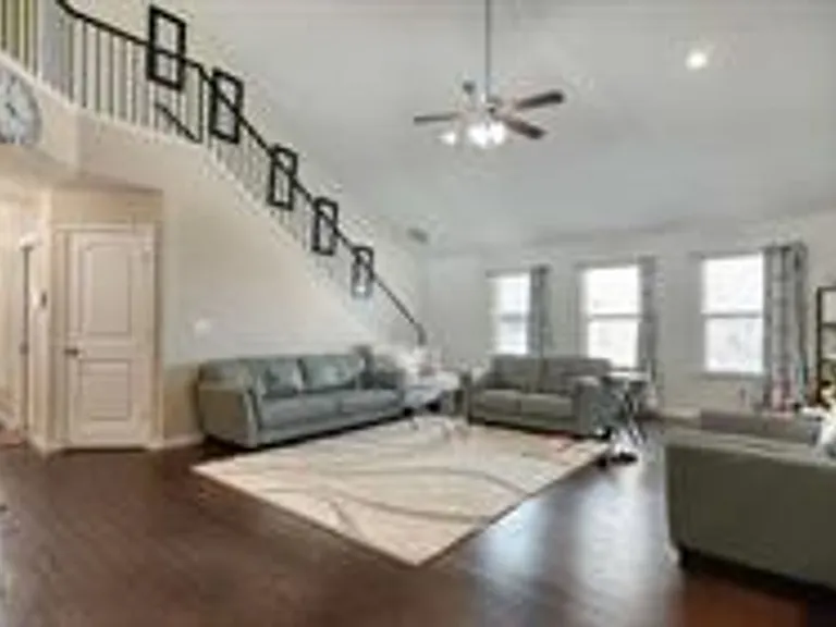 413 Alsatian Ln — Photo 9