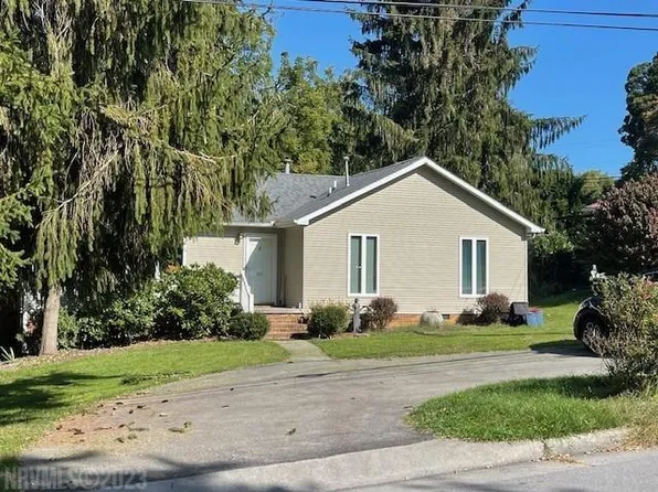 403 Ardmore St, Blacksburg, VA 24060