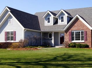 N75W28622 Coldstream Dr, Hartland, WI 53029