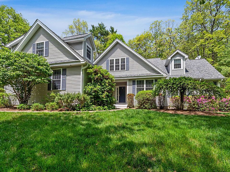 1st image of 9 Checkerberry Lane
