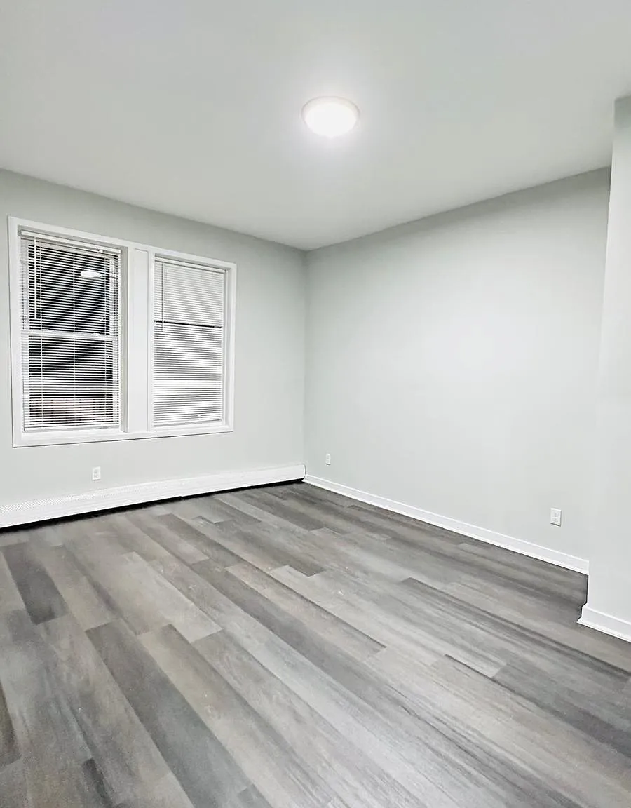 1 bed, $1,636 — Photo 4