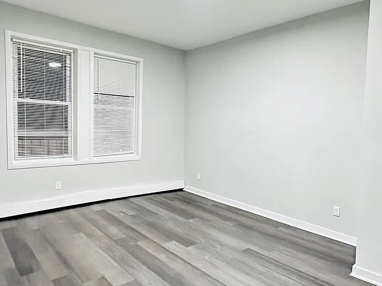 30 12th Ave #1 — Photo 4