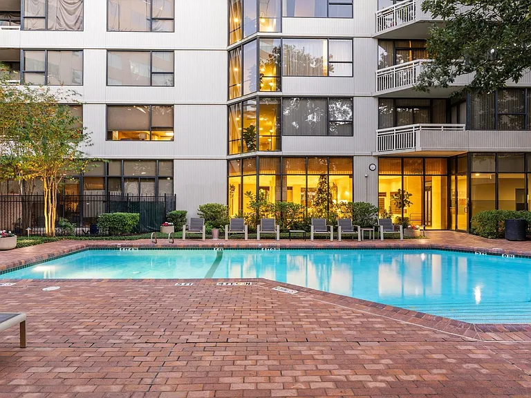 15 Greenway Plz #10G — Photo 39