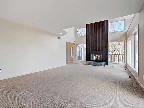 2nd image of 115 Peninsula Dr