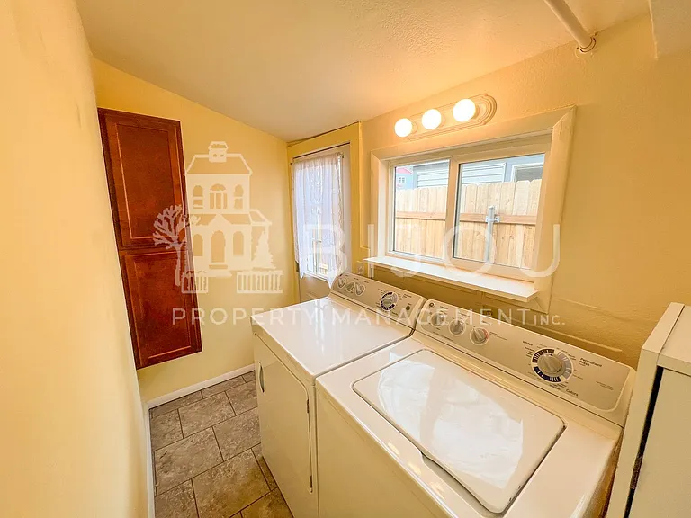 523 E Kiowa St — Photo 4