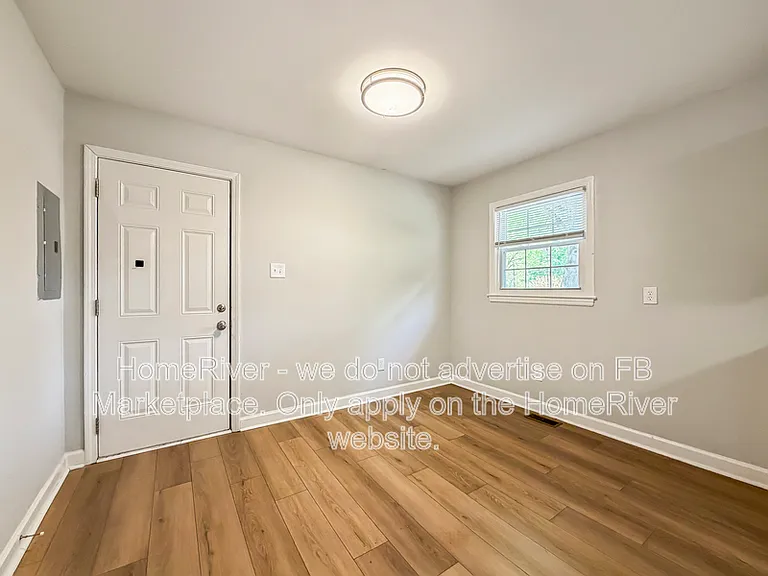 2408 Hart St — Photo 9