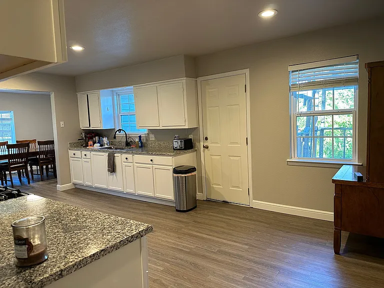 834 Nash St — Photo 11