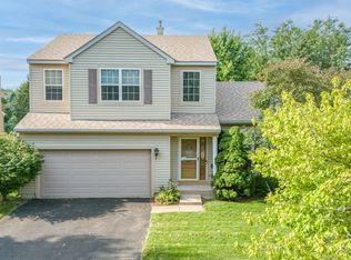 1944 Woodhaven Dr, Bartlett, IL 60103