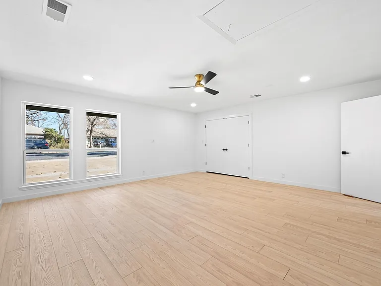1017 Cripple Creek Dr — Photo 22