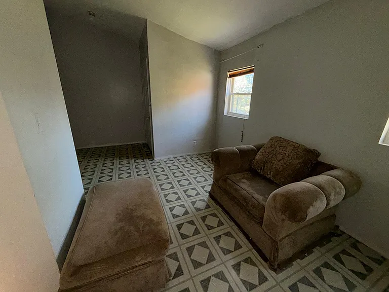 1749 Melville St #1 — Photo 8