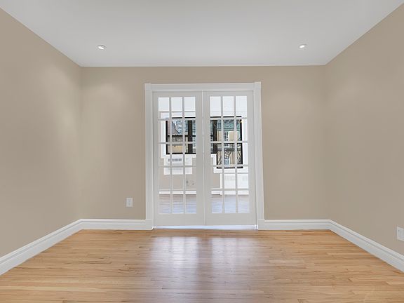 3rd image of 344 E 85th St APT 5D