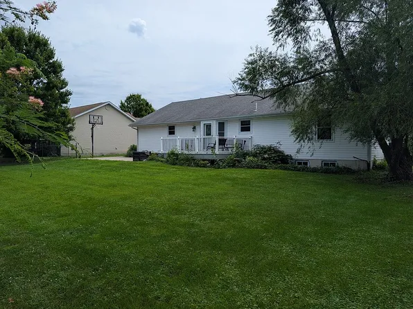 1009 Southway Ct, Bowling Green, MO 63334
