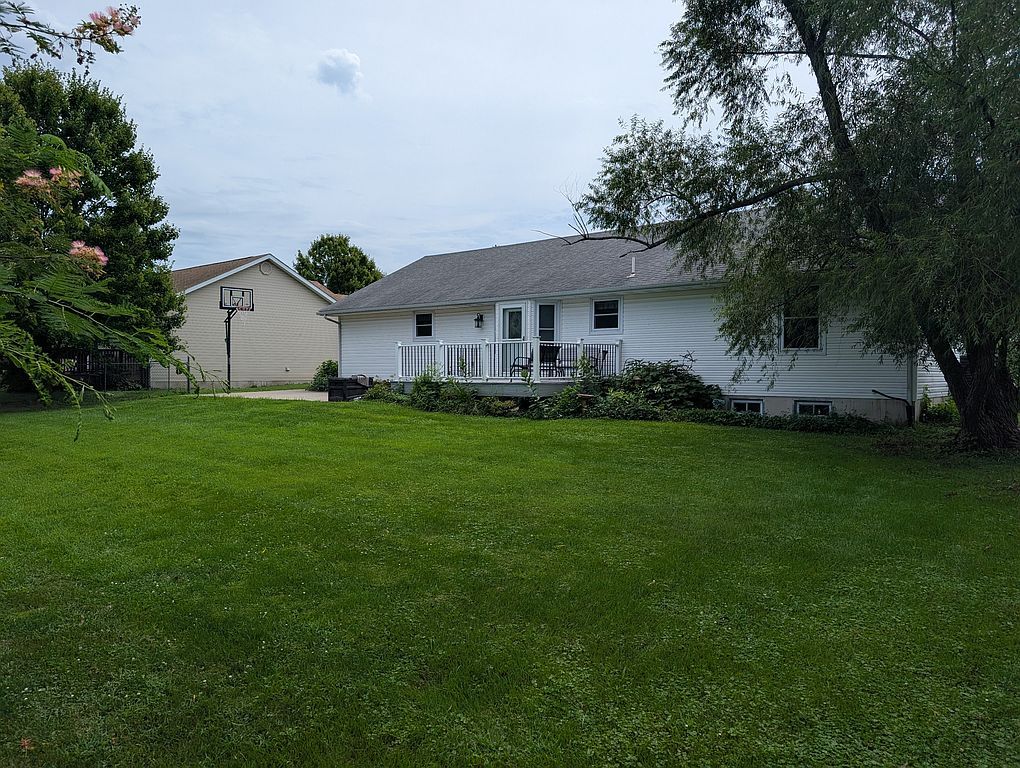 1009 Southway Ct - Property Image