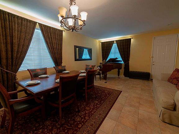 PersimmonFrontRoom_1