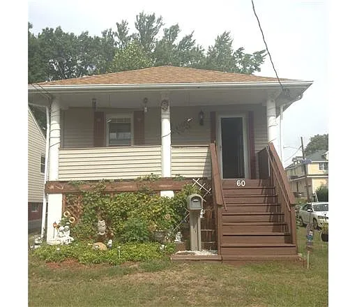 60 Wildwood Ave photo 1