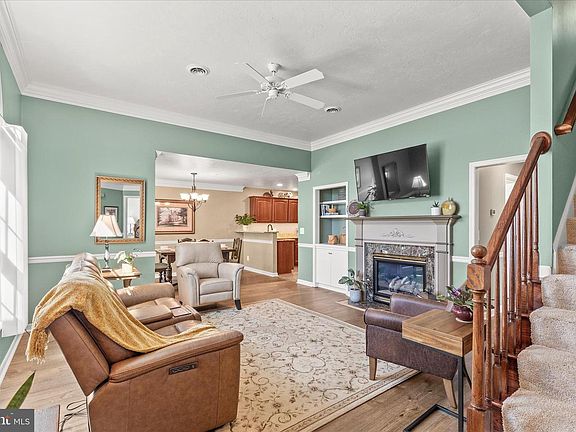 4th image of 318 Clarks Way #318