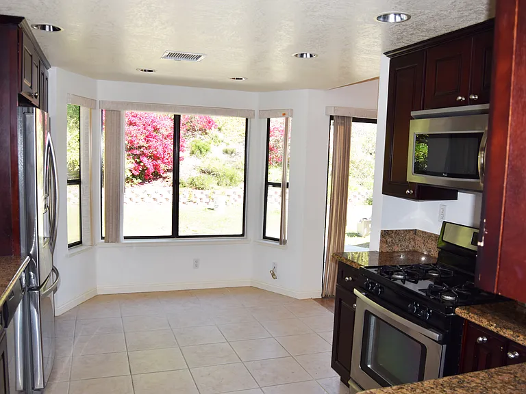 2462 Rikkard Dr — Photo 8