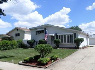 21 N Adams Dr, Addison, IL 60101