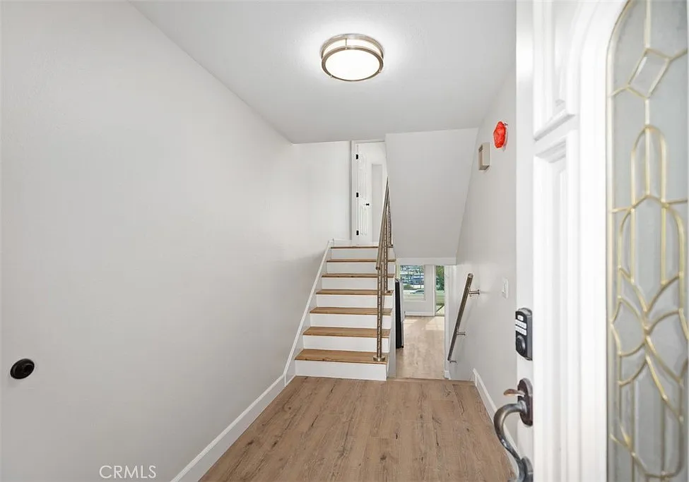 3 bed, 3.5 bath, 1916 sqft, $4,950 — Photo 4