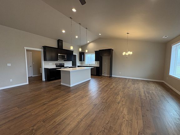 5th image of 130 W Doggone Ln